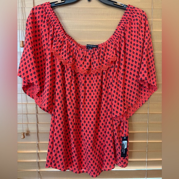 Zac & Rachel woman Tops - Zac & Rachel Woman NWT Elegant Poppy Red Blouse with Blue Patterns. Size 2X